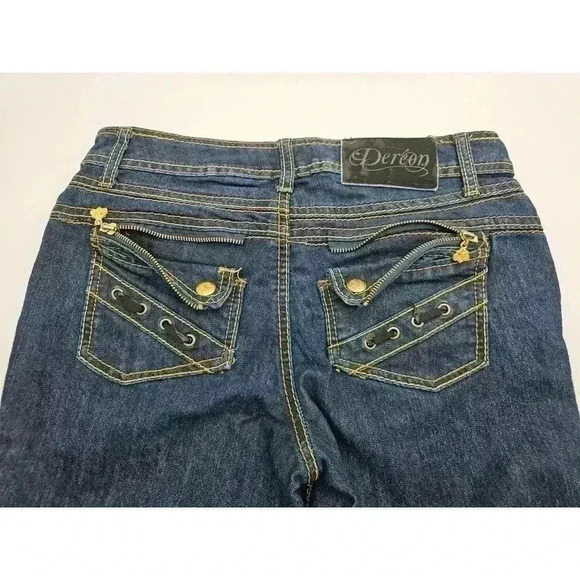 Y2K Dereon Women's 7/8 Straight Leg Dark Denim Jeans with Pocket Details - Picture 7 of 8